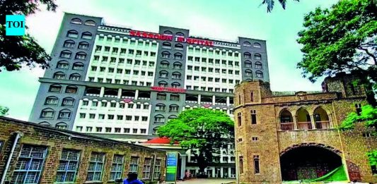 130 शिक्षकांच्या निलंबनाची प्रहारची मागणी, अपंगत्वाच्या दाव्याप्रकरणी 46 शिक्षकांवर कारवाई | पुणे बातम्या